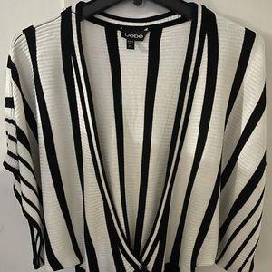 Women’s black and white top